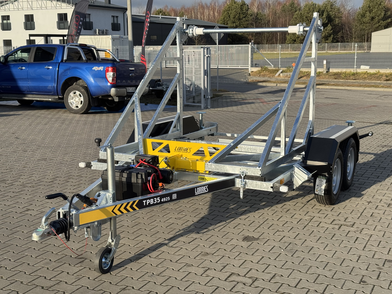 LORRIES TPB35-4925 + wciągarka elektryczna | 3500kg - مقطورة بكرة الكابل: صور 3 LORRIES TPB35-4925 + wciągarka elektryczna | 3500kg - مقطورة بكرة الكابل: صور 3