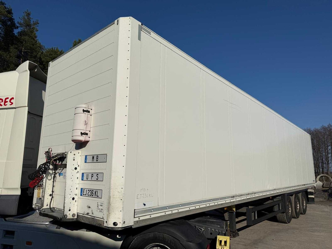Schmitz Izoterma Kontener Box, 2017r, roleta , 481083 km , z Francji - متساوي نصف مقطورة: صور 1 Schmitz Izoterma Kontener Box, 2017r, roleta , 481083 km , z Francji - متساوي نصف مقطورة: صور 1