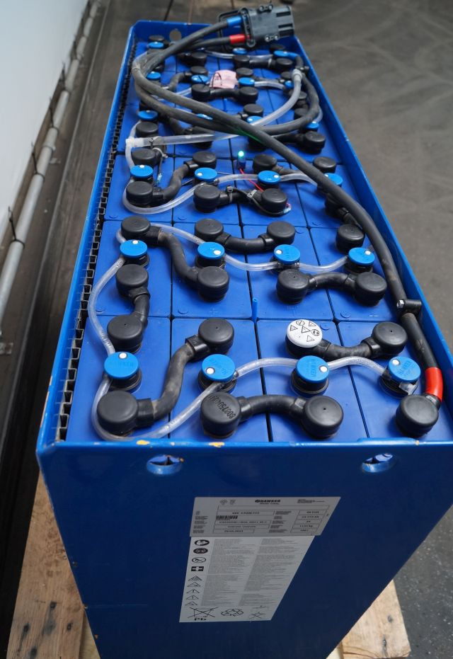 Hawker unknown | Battery 48V775Ah 48 5 PZMM775 Year 2023 weight 1132 kg sn. 8087 - البطارية - معدات المناولة: صور 2 Hawker unknown | Battery 48V775Ah 48 5 PZMM775 Year 2023 weight 1132 kg sn. 8087 - البطارية - معدات المناولة: صور 2