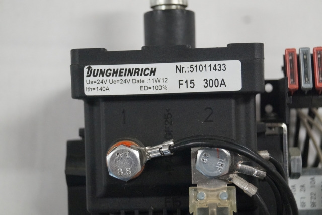 Jungheinrich 51011433 | Emergency disconnect switch 24V/300A  - النظام الكهربائي - معدات المناولة: صور 2 Jungheinrich 51011433 | Emergency disconnect switch 24V/300A  - النظام الكهربائي - معدات المناولة: صور 2
