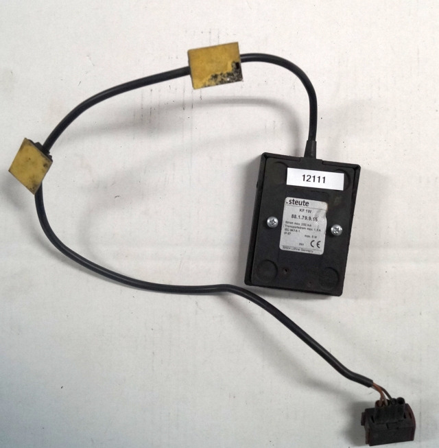Jungheinrich 51258535 | Switch with S4 pin Saab connector Steute 88.1.79.9.15 - النظام الكهربائي - معدات المناولة: صور 1 Jungheinrich 51258535 | Switch with S4 pin Saab connector Steute 88.1.79.9.15 - النظام الكهربائي - معدات المناولة: صور 1