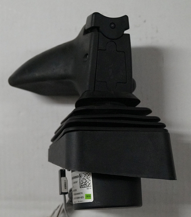 Jungheinrich 51585597 | Joystick Multipilot SN P5300006957H S180100361423 Q630 - النظام الكهربائي - معدات المناولة: صور 4 Jungheinrich 51585597 | Joystick Multipilot SN P5300006957H S180100361423 Q630 - النظام الكهربائي - معدات المناولة: صور 4