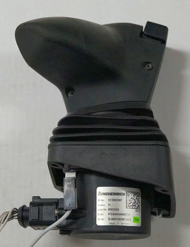 Jungheinrich 51585597 | Joystick Multipilot SN P5300006957H S180100361423 Q630 - النظام الكهربائي - معدات المناولة: صور 3 Jungheinrich 51585597 | Joystick Multipilot SN P5300006957H S180100361423 Q630 - النظام الكهربائي - معدات المناولة: صور 3