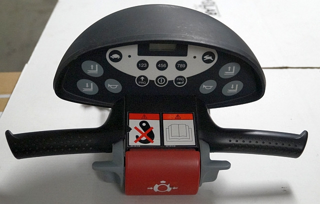 Still 50105406113 | CX cockpit Sw. V2,5 V58,07 sn. 101002 from EXEU S22 year 201 - لوحة القيادة - معدات المناولة: صور 1 Still 50105406113 | CX cockpit Sw. V2,5 V58,07 sn. 101002 from EXEU S22 year 201 - لوحة القيادة - معدات المناولة: صور 1