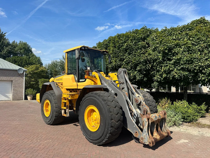 اللودر بعجل Volvo L120 F: صور 6