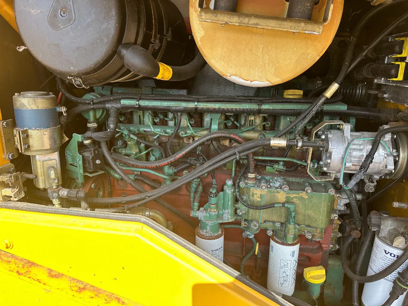 اللودر بعجل Volvo L120 F: صور 12