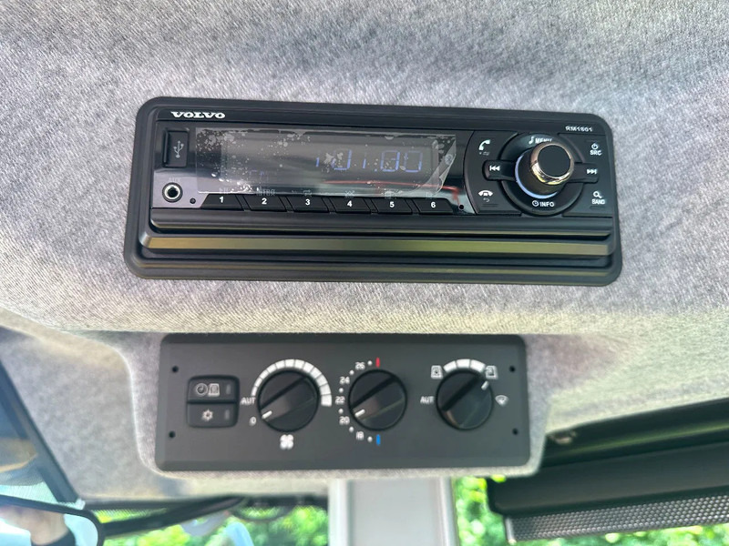 اللودر بعجل جديد Volvo L260 H UNUSED: صور 19