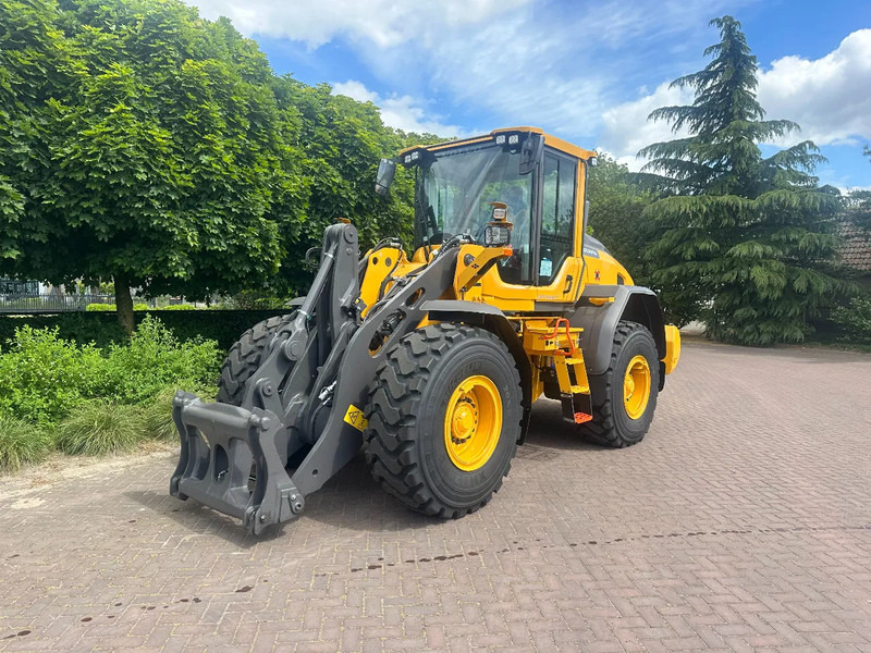 اللودر بعجل جديد Volvo L90 H2 2025: صور 8