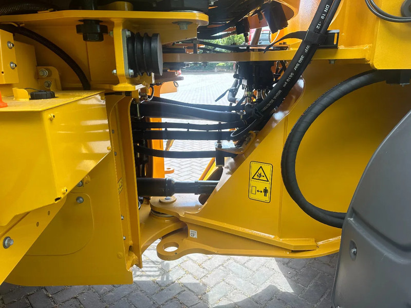 اللودر بعجل جديد Volvo L90 H2 2025: صور 9