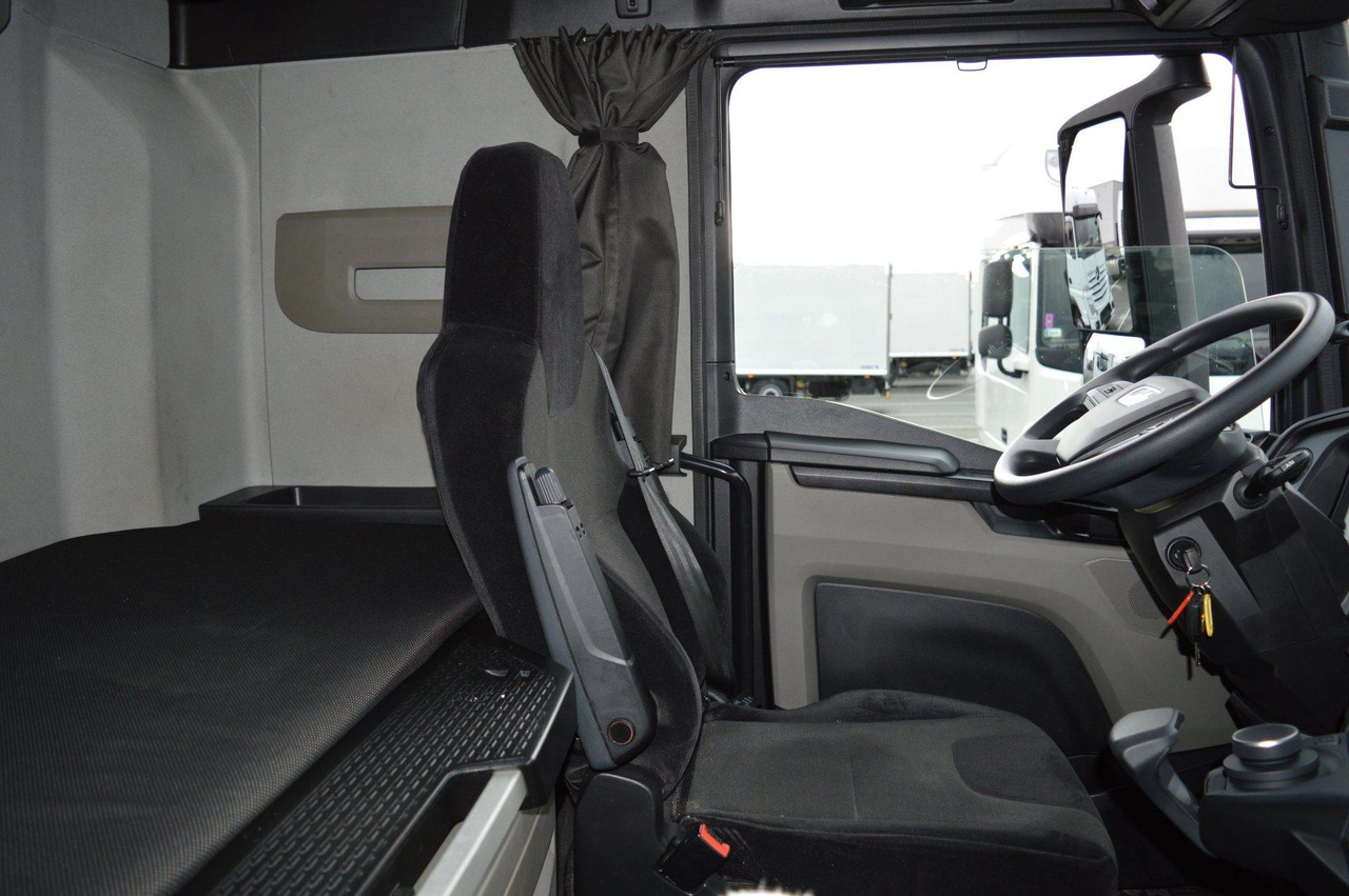 شاحنة جرار MAN TGX 18.470 GX: صور 13