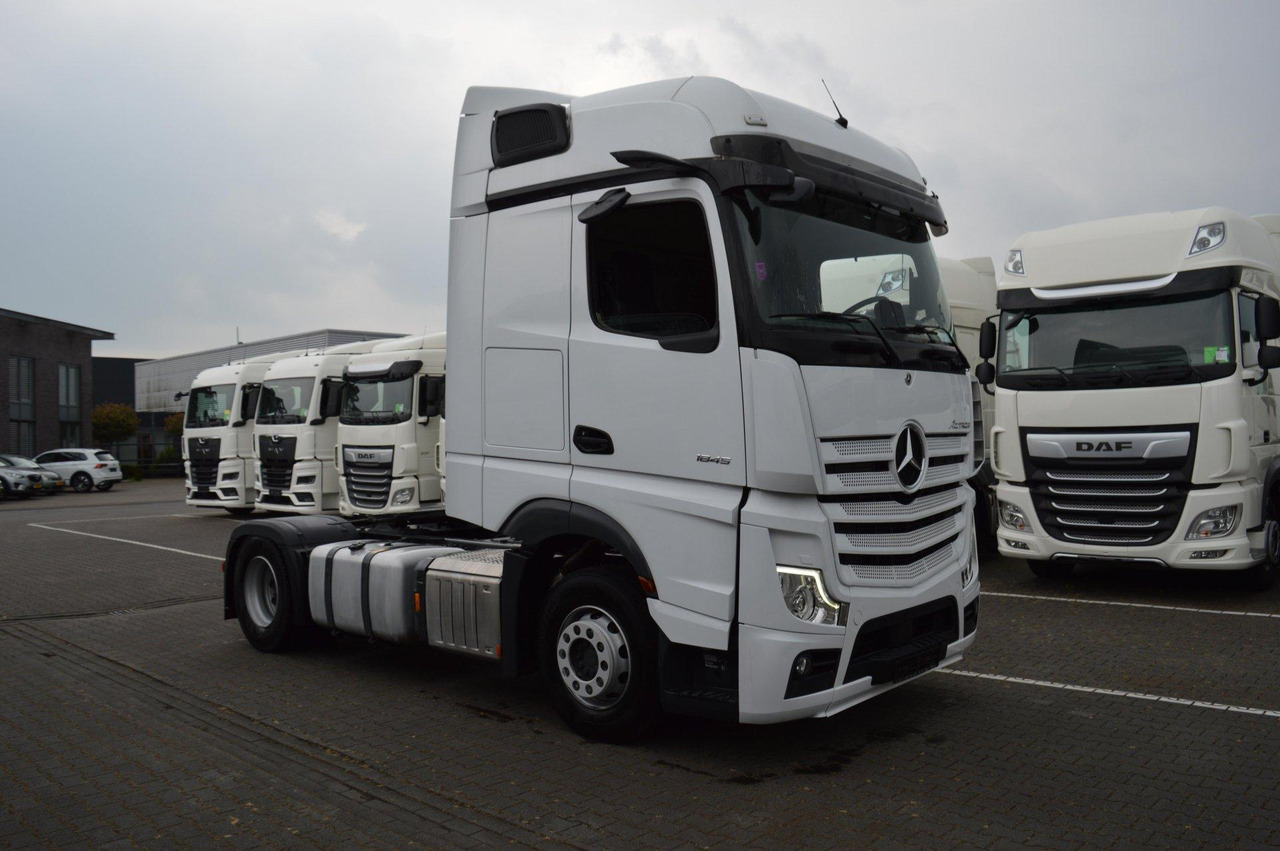 Mercedes-Benz Actros 5 1845 BigSpace - شاحنة جرار: صور 3 Mercedes-Benz Actros 5 1845 BigSpace - شاحنة جرار: صور 3