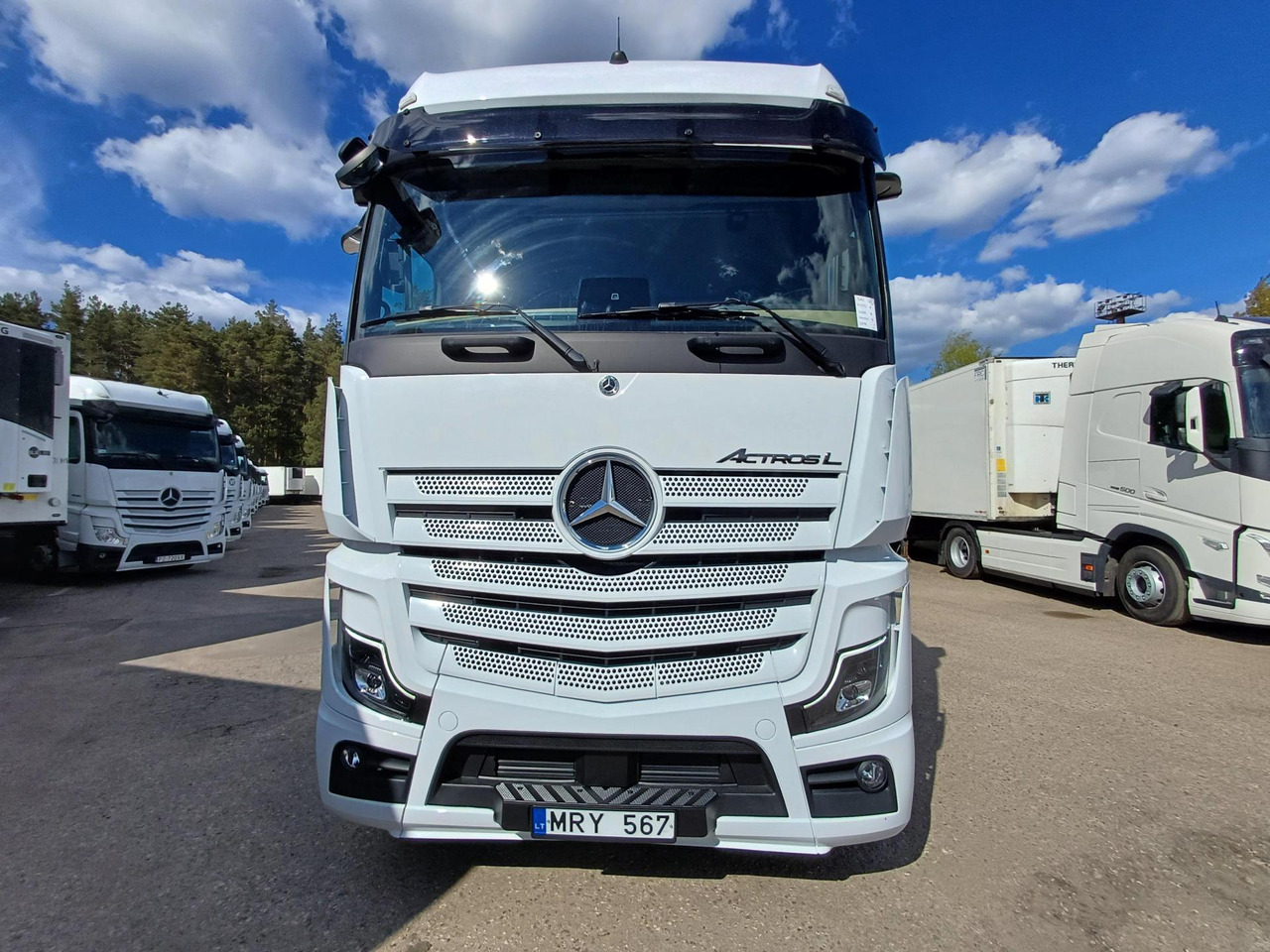 Mercedes-Benz Actros 5 1845 BigSpace - شاحنة جرار: صور 1 Mercedes-Benz Actros 5 1845 BigSpace - شاحنة جرار: صور 1