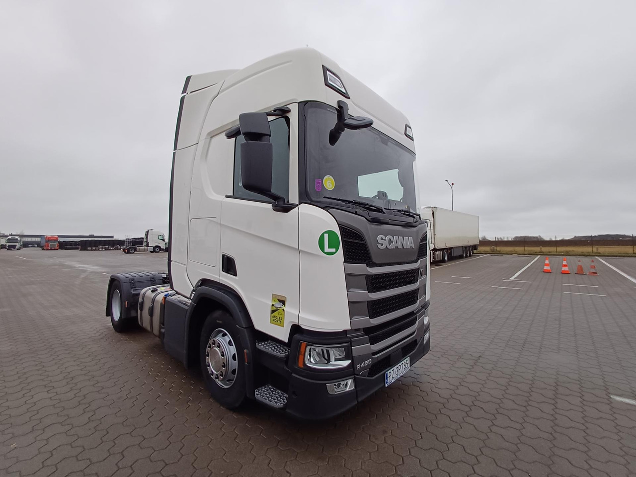 Scania R450 CR20H Retarder ACC - شاحنة جرار: صور 2 Scania R450 CR20H Retarder ACC - شاحنة جرار: صور 2