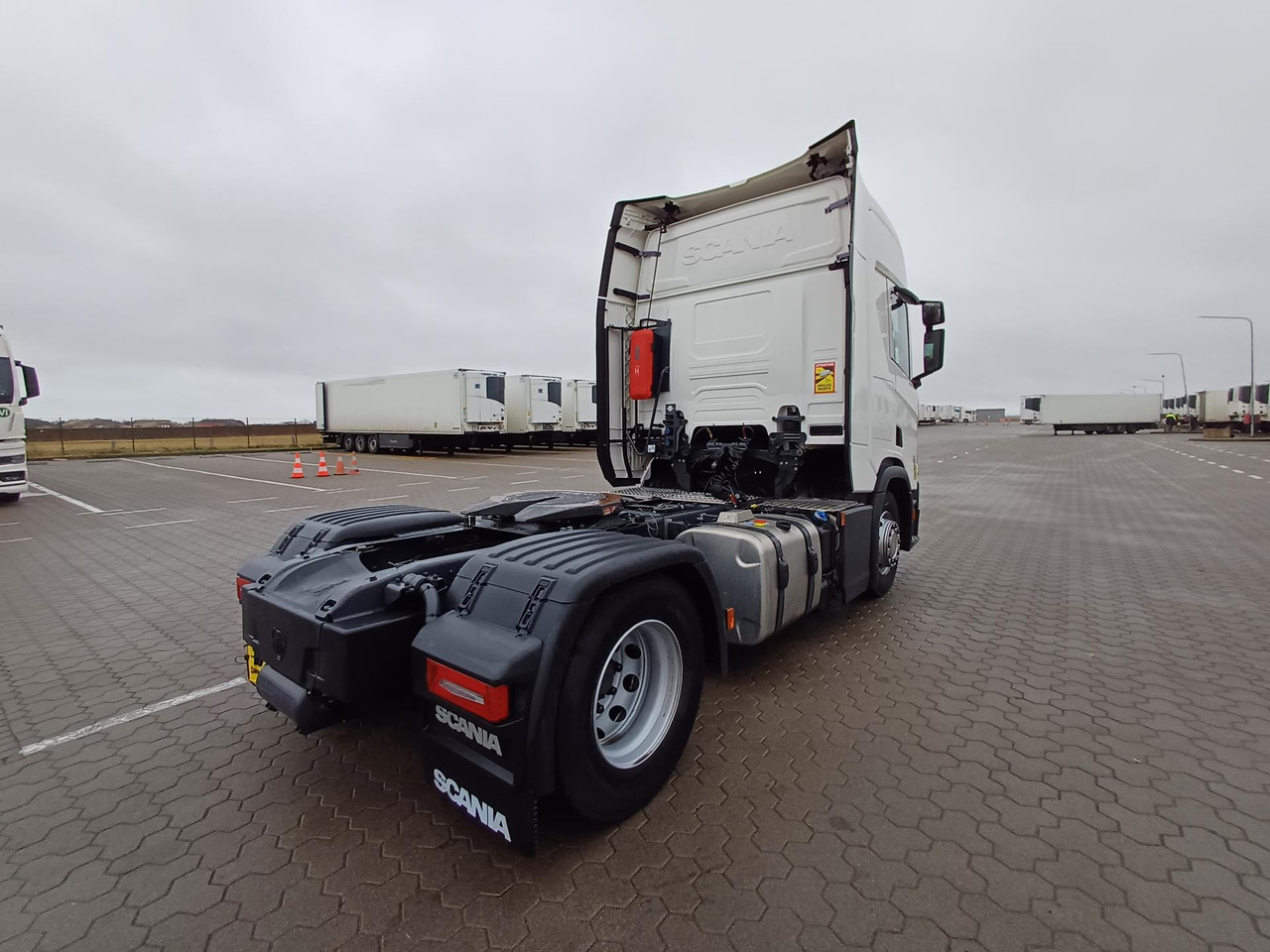 Scania R450 CR20H Retarder ACC - شاحنة جرار: صور 3 Scania R450 CR20H Retarder ACC - شاحنة جرار: صور 3