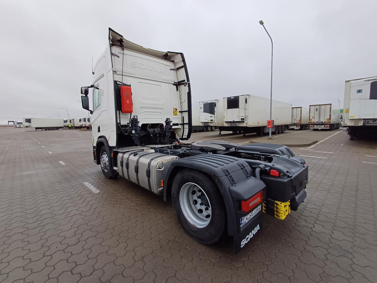 Scania R450 CR20H Retarder ACC - شاحنة جرار: صور 4 Scania R450 CR20H Retarder ACC - شاحنة جرار: صور 4