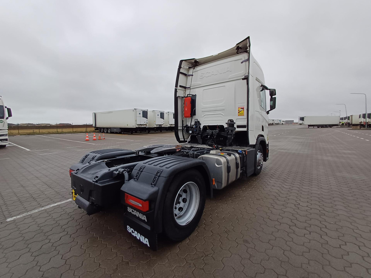 Scania R450 CR20H Retarder ACC - شاحنة جرار: صور 3 Scania R450 CR20H Retarder ACC - شاحنة جرار: صور 3