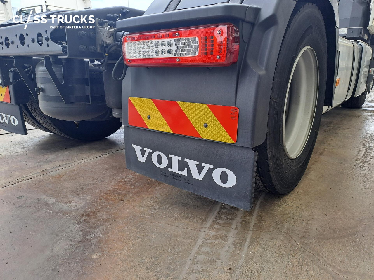 Volvo FH 460 Globetrotter XL Retarder i-Save - شاحنة جرار: صور 4 Volvo FH 460 Globetrotter XL Retarder i-Save - شاحنة جرار: صور 4