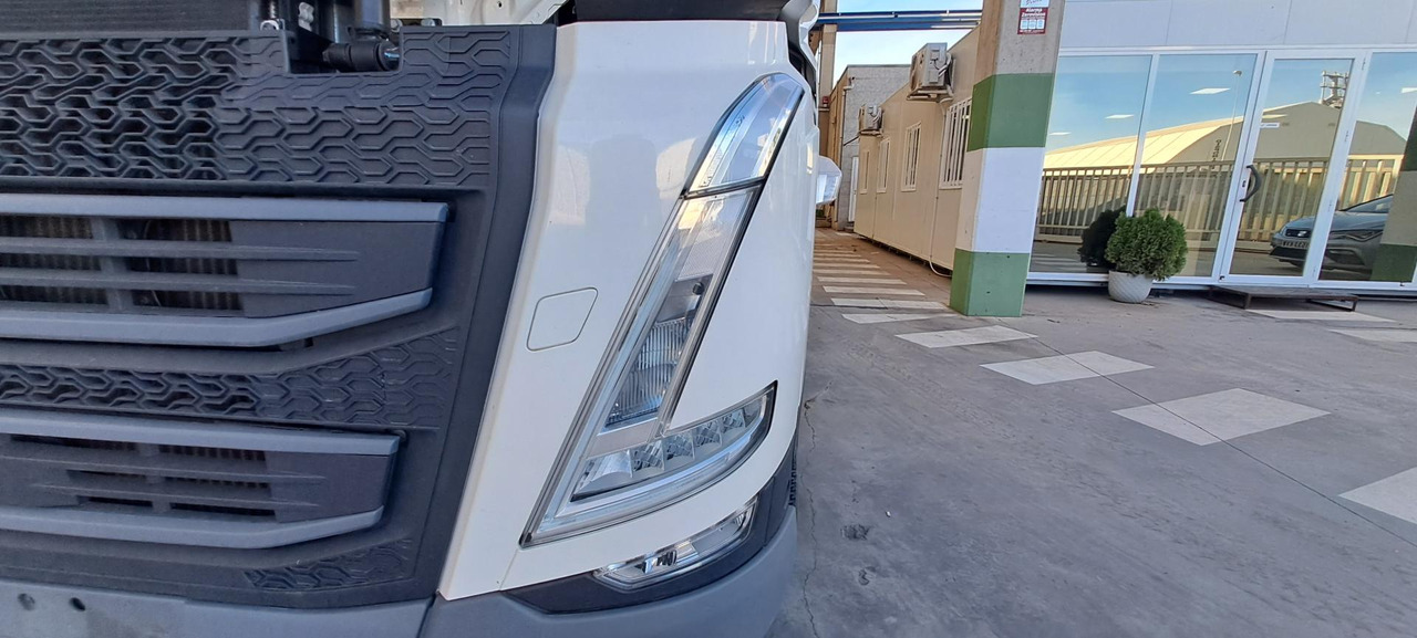 شاحنة جرار Volvo FH 460 Globetrotter XL Retarder i-Save: صور 9