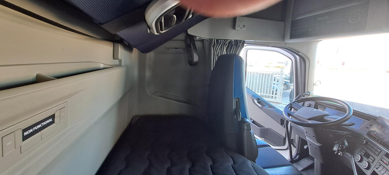شاحنة جرار Volvo FH 460 Globetrotter XL Retarder i-Save: صور 11