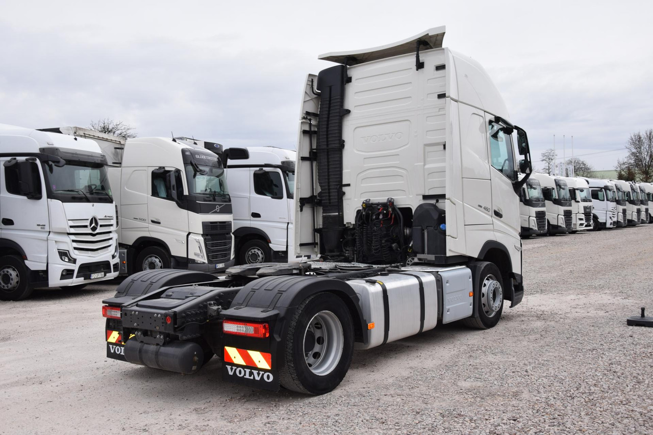 Volvo FH 460 Globetrotter XL Varios i-Save - شاحنة جرار: صور 4 Volvo FH 460 Globetrotter XL Varios i-Save - شاحنة جرار: صور 4