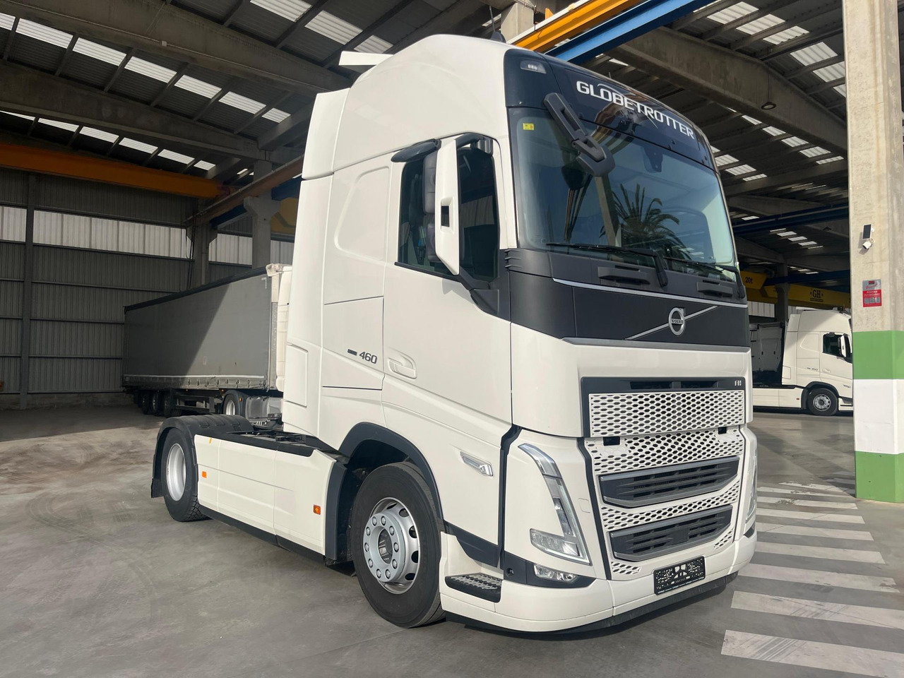 Volvo FH 460 Globetrotter XL i-Save I-ParkCool - شاحنة جرار: صور 2 Volvo FH 460 Globetrotter XL i-Save I-ParkCool - شاحنة جرار: صور 2