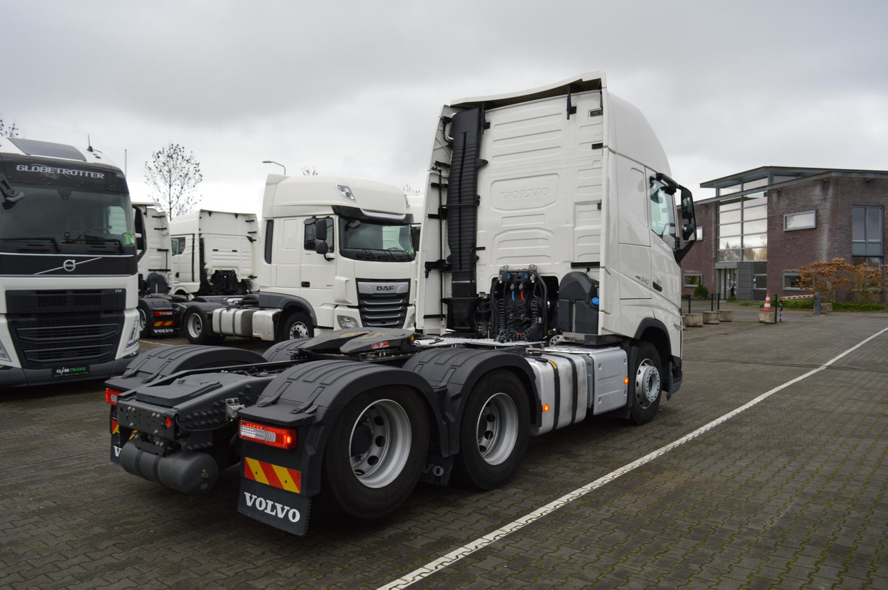 Volvo FH 540 Globetrotter XL Retarder - شاحنة جرار: صور 4 Volvo FH 540 Globetrotter XL Retarder - شاحنة جرار: صور 4