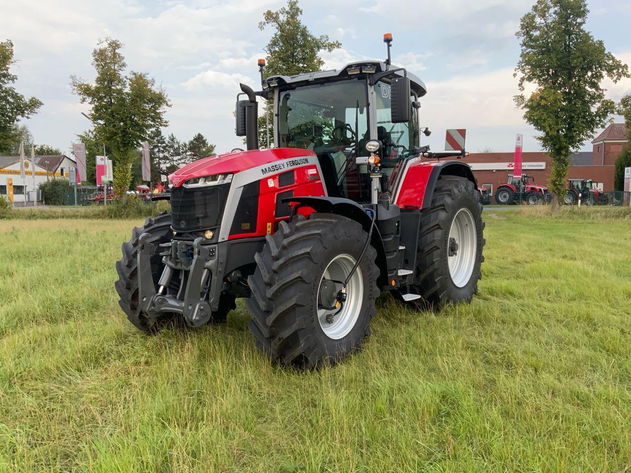 Massey Ferguson MF 8S.265 DYNA-VT - جرار: صور 4 Massey Ferguson MF 8S.265 DYNA-VT - جرار: صور 4