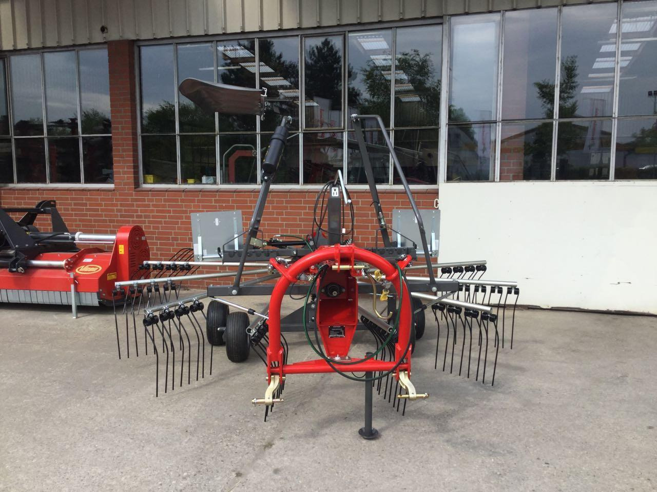 Massey Ferguson RK 451 DN - لمّامَة القش: صور 2 Massey Ferguson RK 451 DN - لمّامَة القش: صور 2