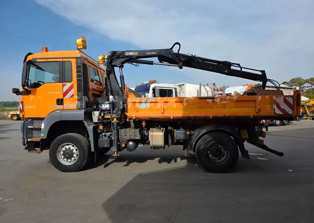 MAN TGS 18.320 4x4 – Wywrotka trójstronna Meiller + Kran HIAB | Komunalny | Euro 5 - قلابات: صور 5 MAN TGS 18.320 4x4 – Wywrotka trójstronna Meiller + Kran HIAB | Komunalny | Euro 5 - قلابات: صور 5