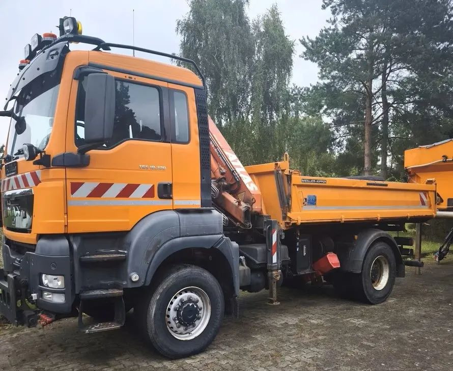 MAN TGS (2012) 18.320 4x4 – Wywrotka trójstronna + Kran Atlas | Komunalny | Euro 5 - قلابات: صور 1 MAN TGS (2012) 18.320 4x4 – Wywrotka trójstronna + Kran Atlas | Komunalny | Euro 5 - قلابات: صور 1