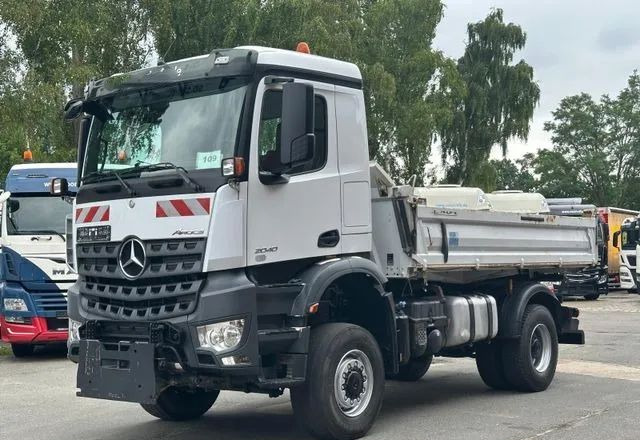 Mercedes-Benz Arocs 2040 4x4 – Meiller | Euro 6c | płyta czołowa do montażu pługu, osprzętu zimowego lub komunalnego | Automat | Resory stalowe (Blatt-Blatt) - قلابات: صور 4 Mercedes-Benz Arocs 2040 4x4 – Meiller | Euro 6c | płyta czołowa do montażu pługu, osprzętu zimowego lub komunalnego | Automat | Resory stalowe (Blatt-Blatt) - قلابات: صور 4