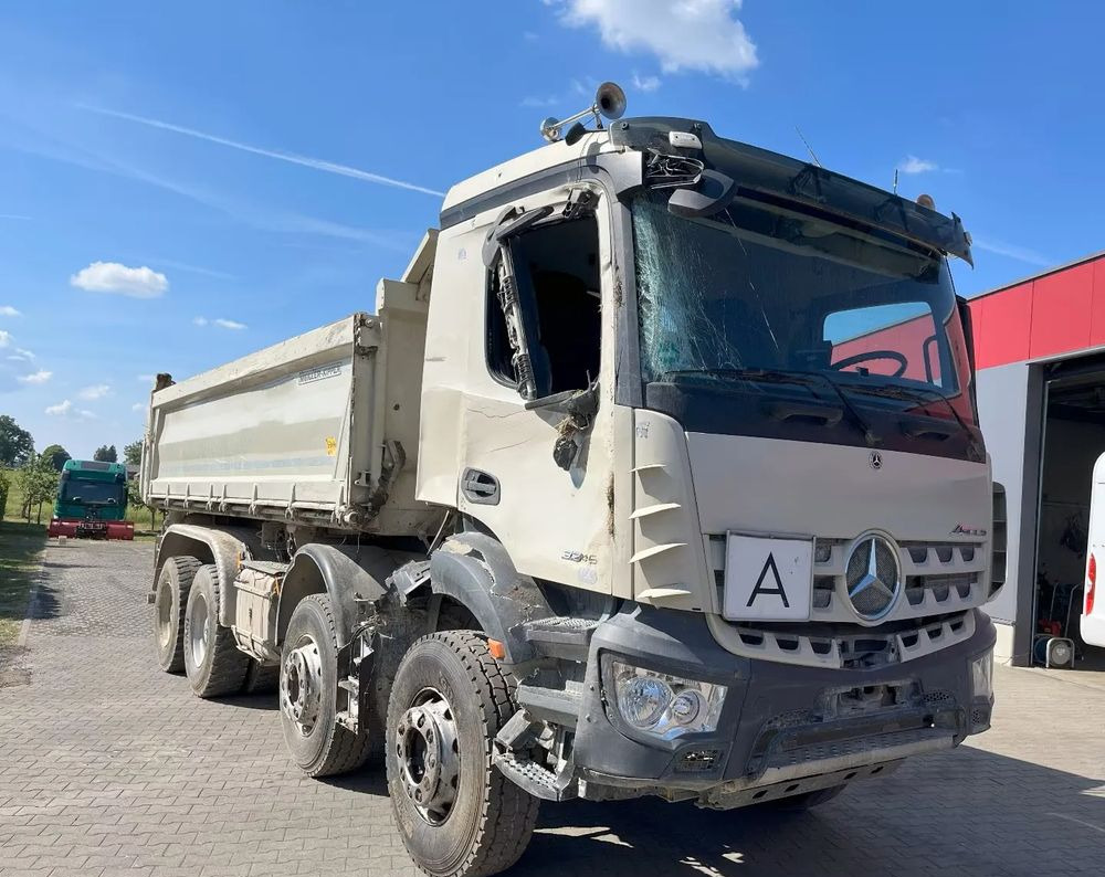 Mercedes-Benz Arocs 3246 / 8x4 / Trójstronna Wywrotka / Bordmatic / Euro 6 / Uszkodzony - قلابات: صور 2 Mercedes-Benz Arocs 3246 / 8x4 / Trójstronna Wywrotka / Bordmatic / Euro 6 / Uszkodzony - قلابات: صور 2