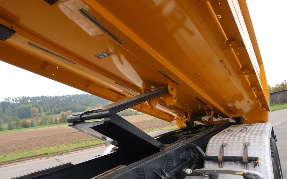 Mercedes-Benz Arocs 3251 8x4 | 510 KM | Euro 6d | Navi | Wywrotka Trójstronna | 215 600 km !! - قلابات: صور 4 Mercedes-Benz Arocs 3251 8x4 | 510 KM | Euro 6d | Navi | Wywrotka Trójstronna | 215 600 km !! - قلابات: صور 4