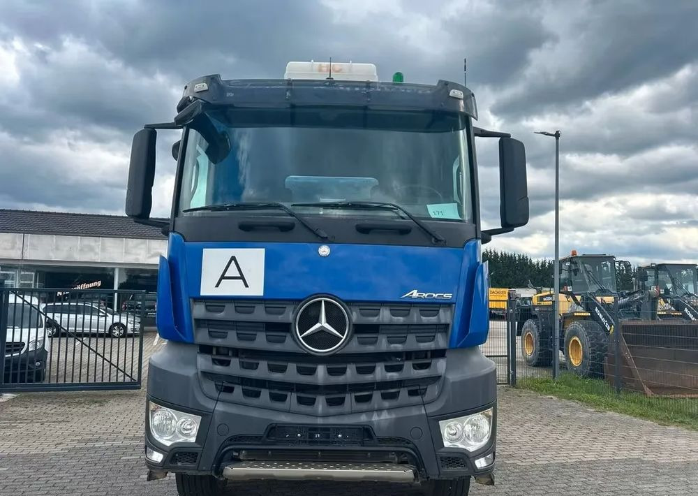 Mercedes-Benz Arocs 4142 | Wywrotka Schmitz | 8x4 | Euro 6 | Klima | Retarder | 242 598 km - قلابات: صور 5 Mercedes-Benz Arocs 4142 | Wywrotka Schmitz | 8x4 | Euro 6 | Klima | Retarder | 242 598 km - قلابات: صور 5