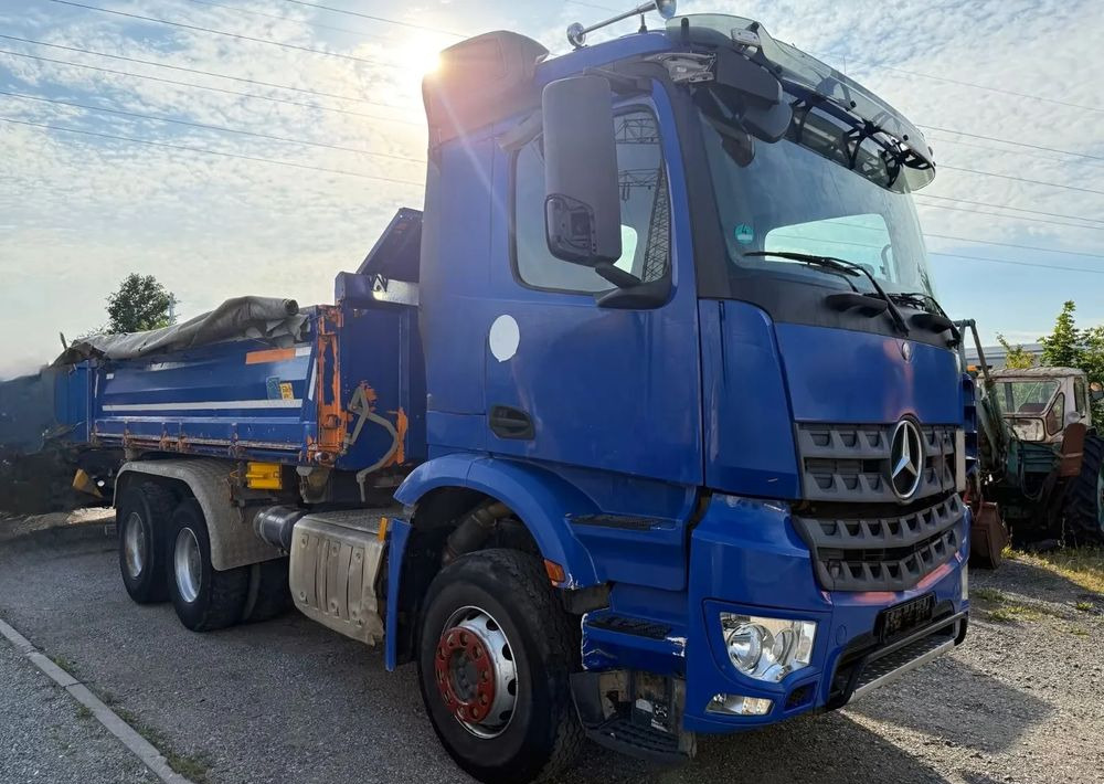 Mercedes-Benz Arocs • Trójstronna wywrotka •6x4 •449 KM• Euro6 • Tempomat • Klimatyzacja• Retarder - قلابات: صور 3 Mercedes-Benz Arocs • Trójstronna wywrotka •6x4 •449 KM• Euro6 • Tempomat • Klimatyzacja• Retarder - قلابات: صور 3