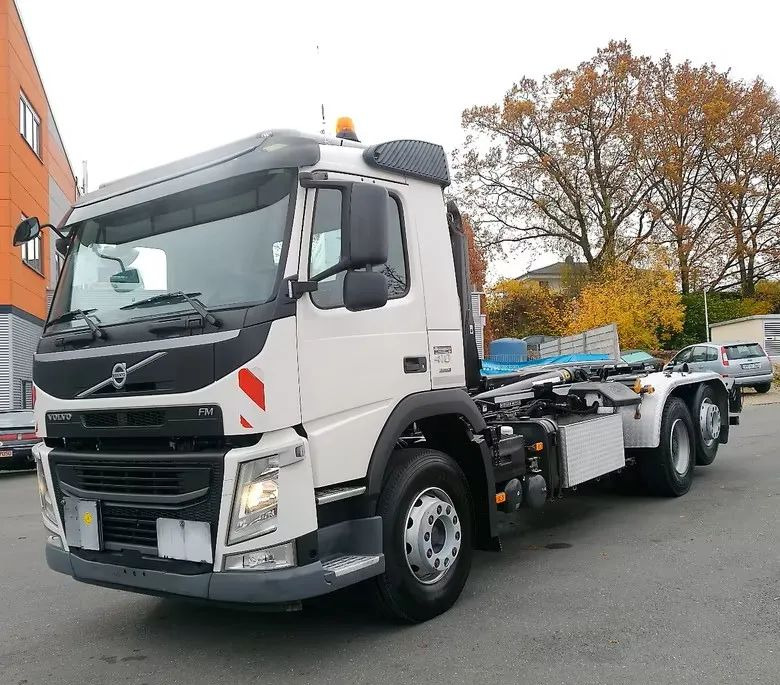 Volvo FM 410 • 6x2 • Meiller z systemem HDS (roll-off) • Euro 6 • Przebieg 251235 km • - شاحنة ذات الخطاف: صور 3 Volvo FM 410 • 6x2 • Meiller z systemem HDS (roll-off) • Euro 6 • Przebieg 251235 km • - شاحنة ذات الخطاف: صور 3