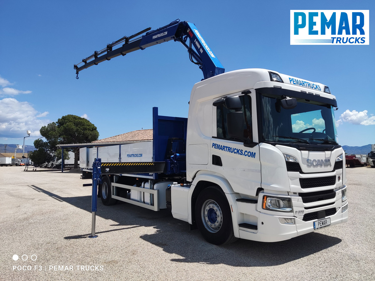 شاحنات مسطحة, شاحنة كرين SCANIA P 370 4X2 GRUA CAJA FIJA: صور 16