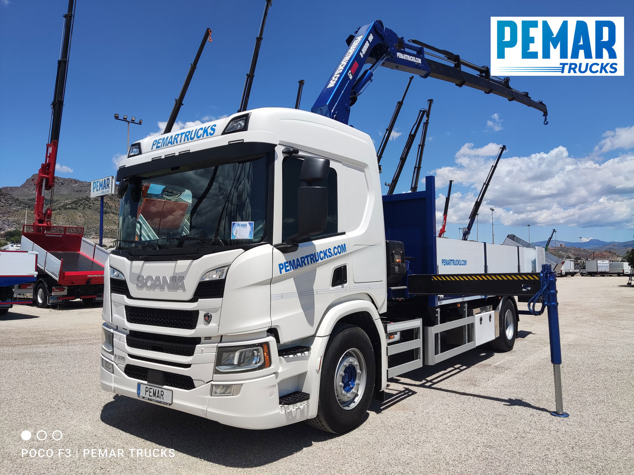 شاحنات مسطحة, شاحنة كرين SCANIA P 370 4X2 GRUA CAJA FIJA: صور 14