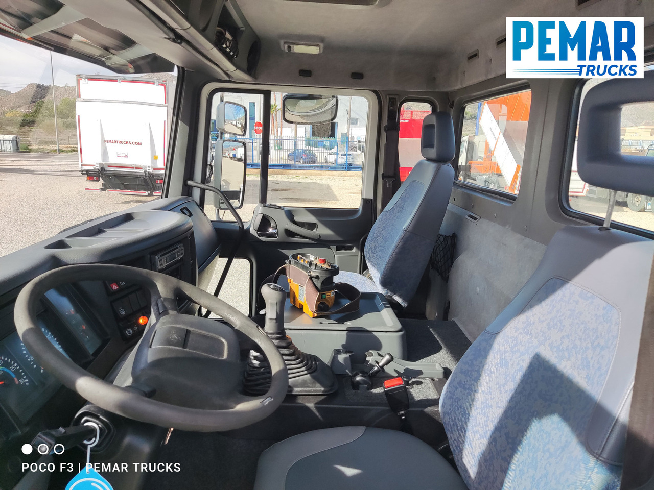 شاحنات مسطحة, شاحنة كرين VOLVO FL 250 GRUA CAJA FIJA: صور 25