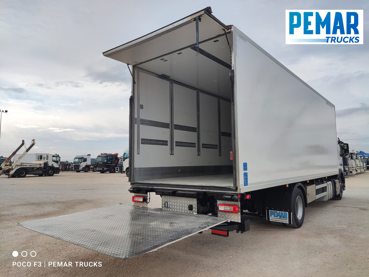 مبردة شاحنة VOLVO FM 330 4X2 FRIGORIFICO 18T EURO 6: صور 14