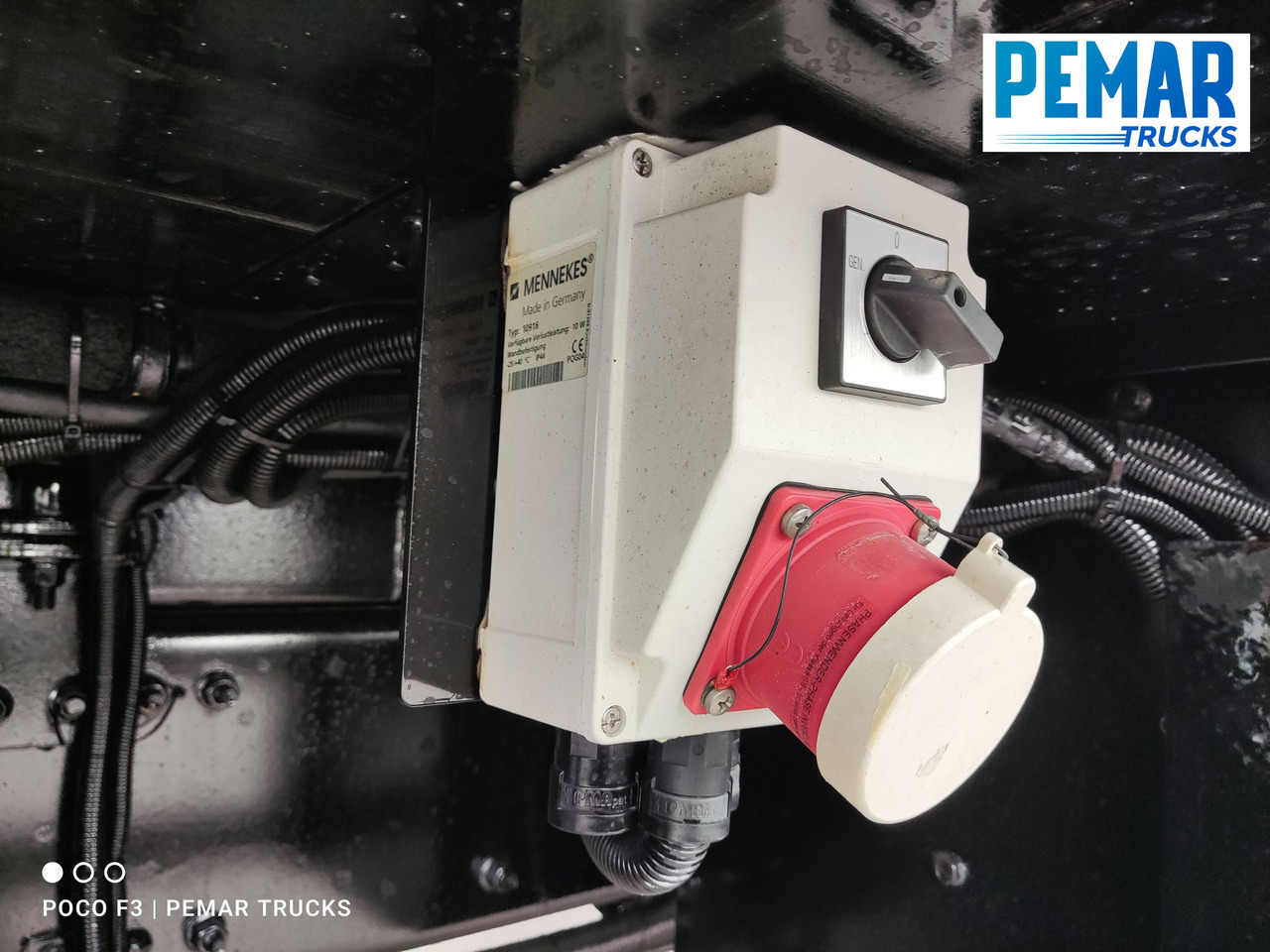 مبردة شاحنة VOLVO FM 330 4X2 FRIGORIFICO 18T EURO 6: صور 15