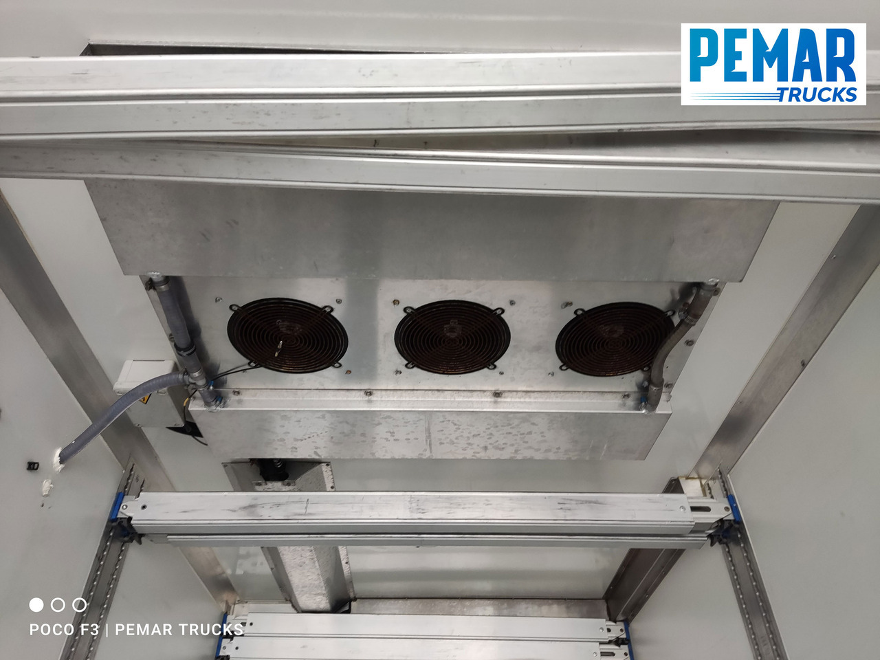 مبردة شاحنة VOLVO FM 330 4X2 FRIGORIFICO 18T EURO 6: صور 13