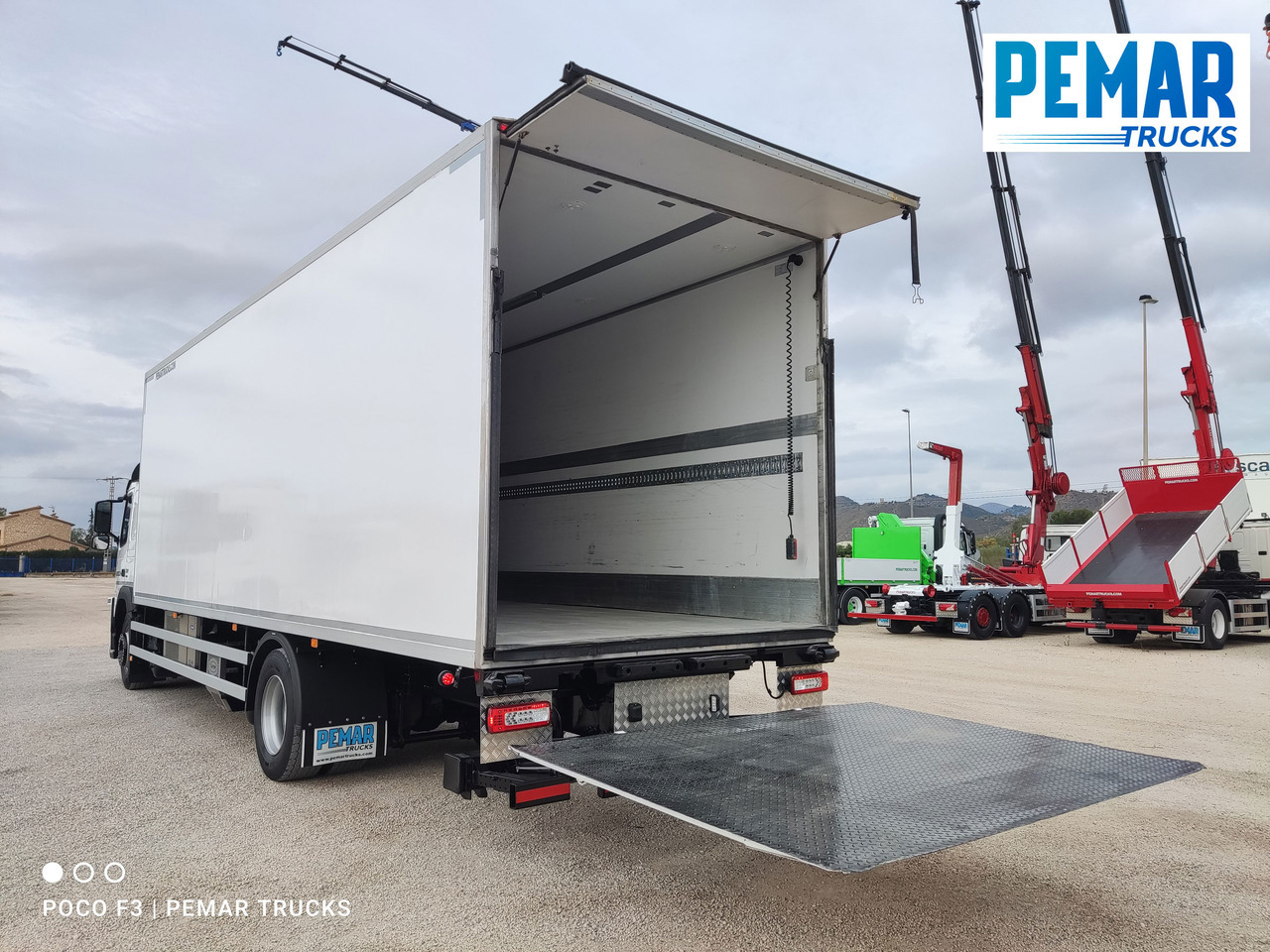 مبردة شاحنة VOLVO FM 330 4X2 FRIGORIFICO 18T EURO 6: صور 9