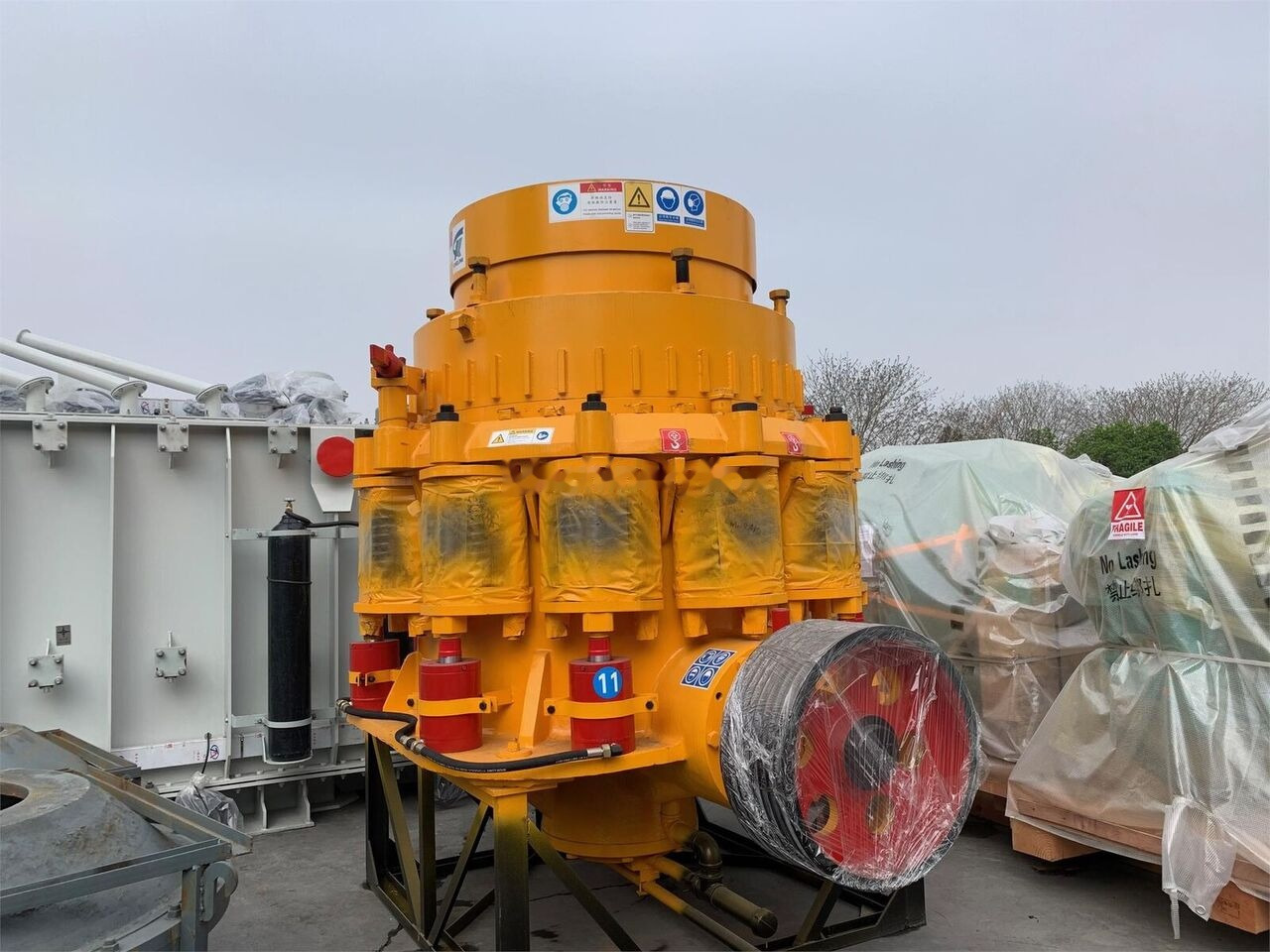 Kinglink KLC1300 Iron Ore Cone Crusher 150-250TPH - كسارة مخرو: صور 1 Kinglink KLC1300 Iron Ore Cone Crusher 150-250TPH - كسارة مخرو: صور 1
