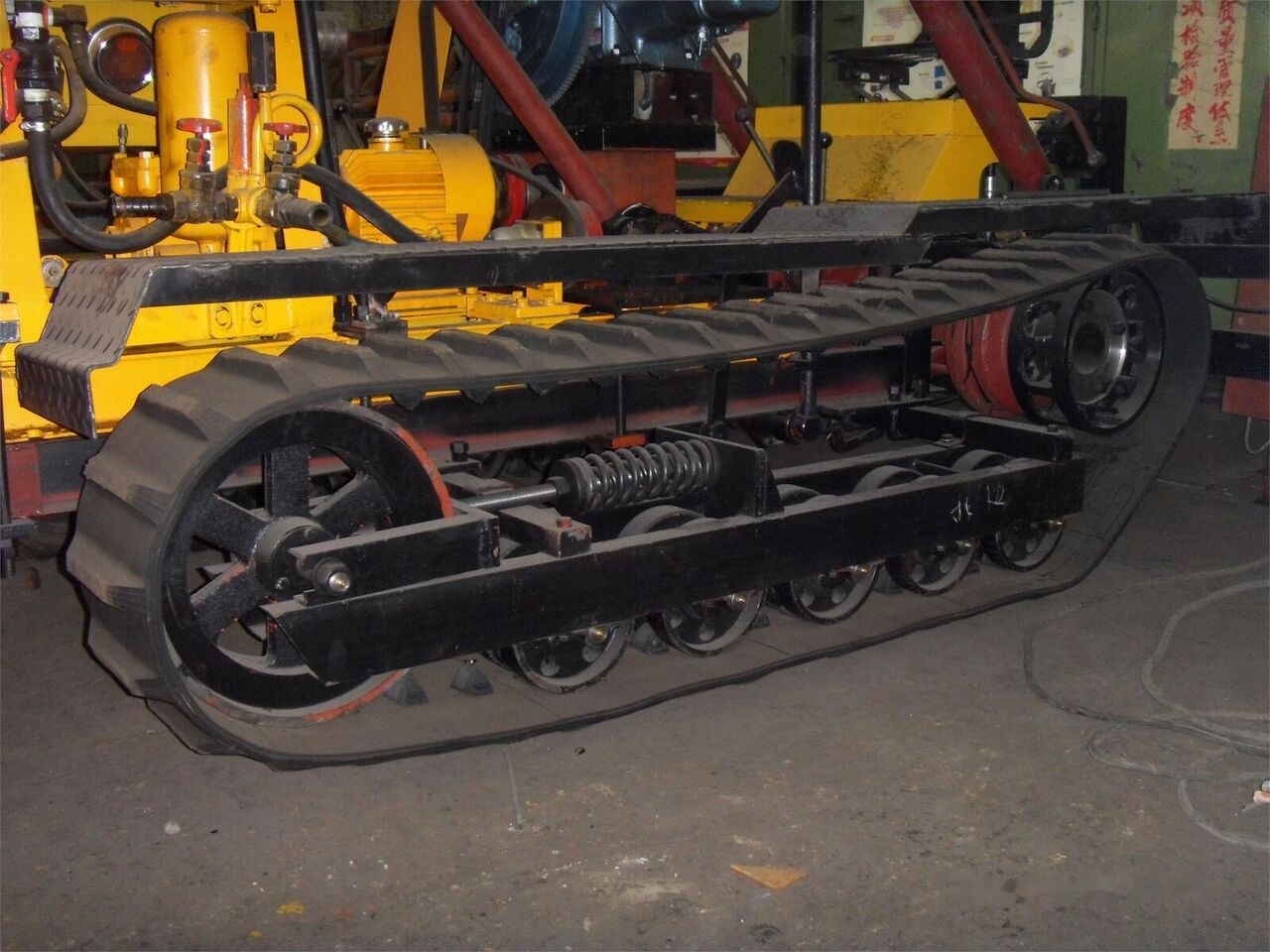 Kinglink XY-1B-1 Crawler Mounted Drilling Rig - آلة حفر: صور 5 Kinglink XY-1B-1 Crawler Mounted Drilling Rig - آلة حفر: صور 5