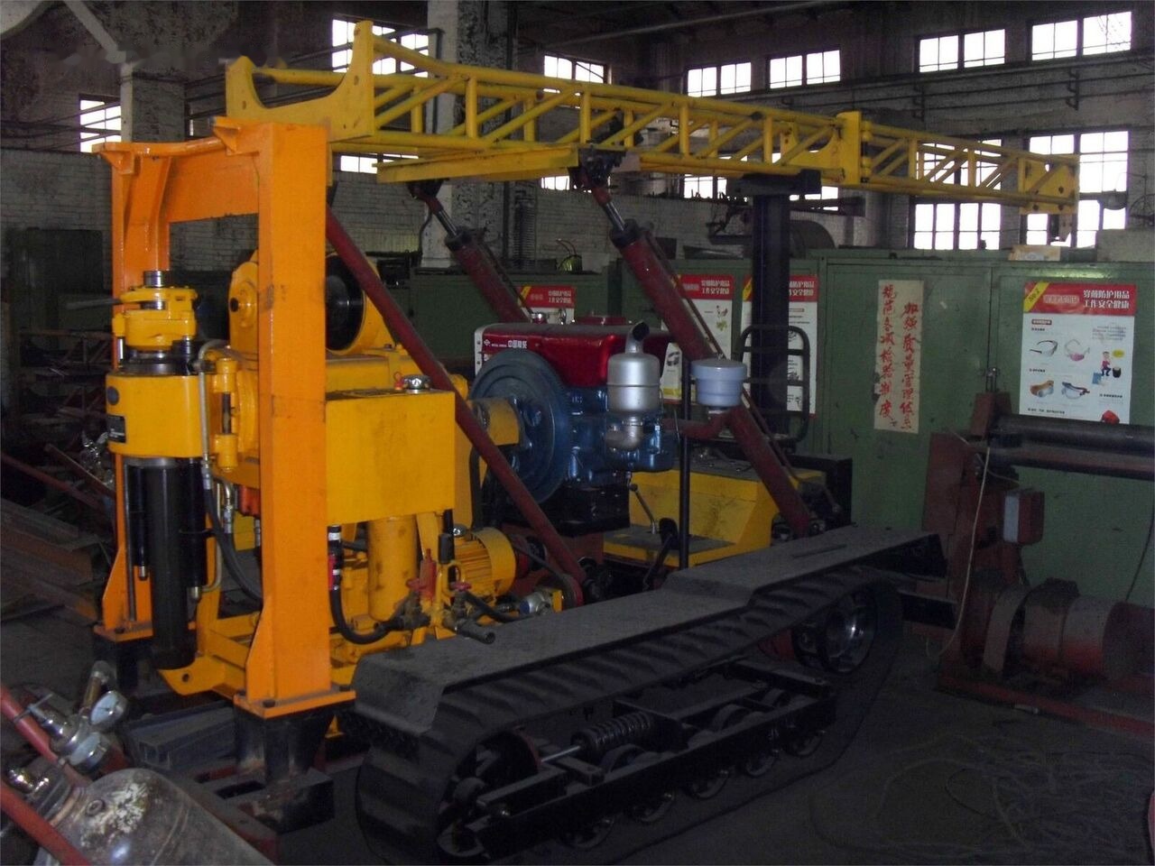 Kinglink XY-1B-1 Crawler Mounted Drilling Rig - آلة حفر: صور 2 Kinglink XY-1B-1 Crawler Mounted Drilling Rig - آلة حفر: صور 2