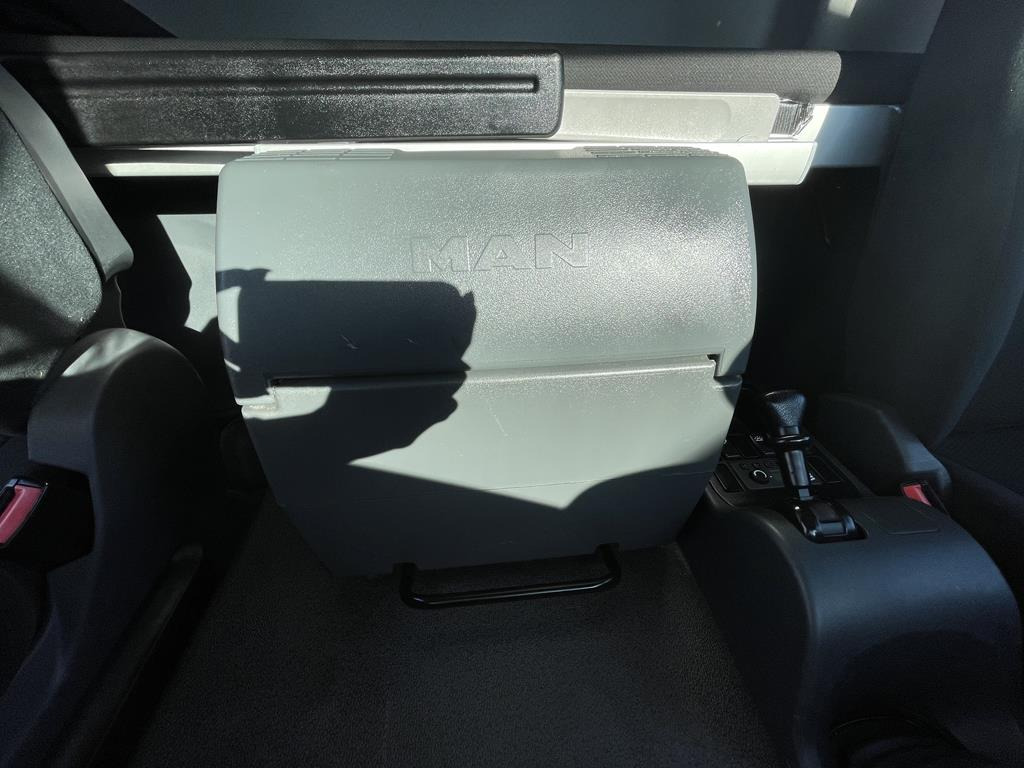الكبائن - شاحنة MAN TGL DOUBLE CAB 2012: صور 10