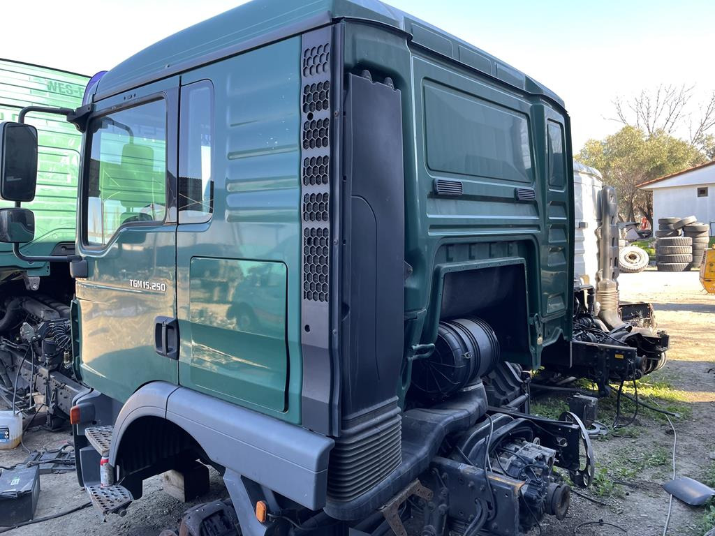 MAN TGM DOUBLE CABIN 2011 - الكبائن - شاحنة: صور 4 MAN TGM DOUBLE CABIN 2011 - الكبائن - شاحنة: صور 4