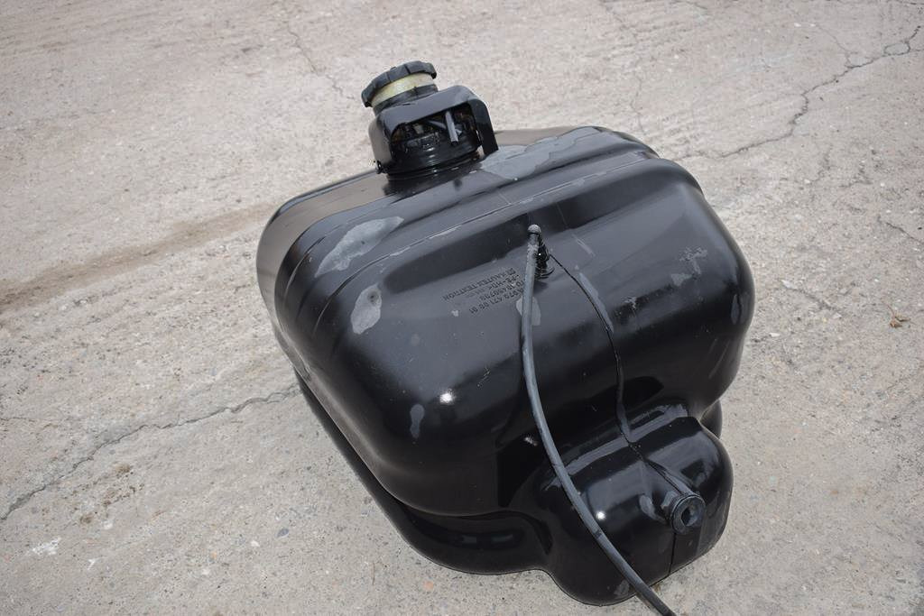 MERCEDES-BENZ ATEGO - 90lt - خزان وقود - شاحنة: صور 3 MERCEDES-BENZ ATEGO - 90lt - خزان وقود - شاحنة: صور 3