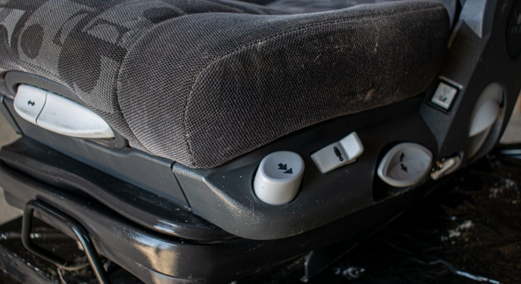 MERCEDES-BENZ AXOR AIR SEAT - DRIVER - مقاعد السيارات - شاحنة: صور 2 MERCEDES-BENZ AXOR AIR SEAT - DRIVER - مقاعد السيارات - شاحنة: صور 2